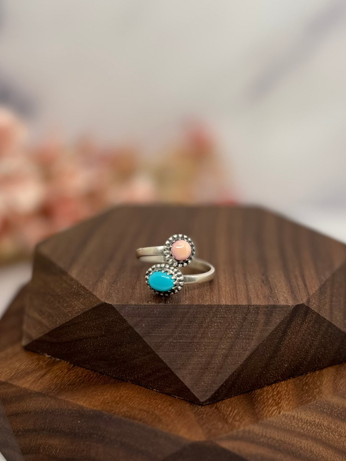 Conch and turquoise bypass ring
