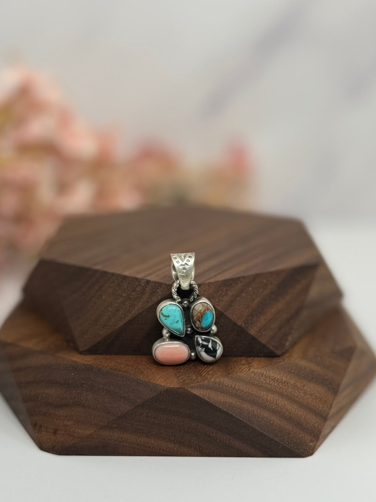 Multistone pendant