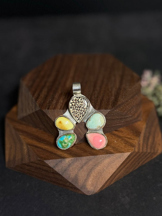 Naja pendant